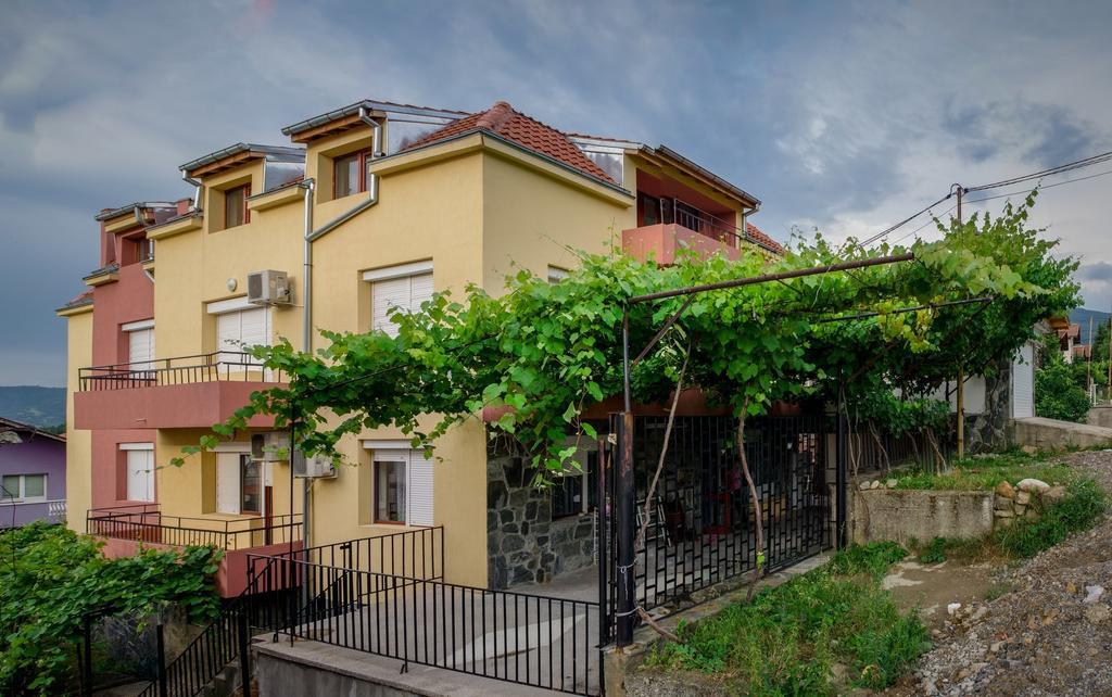 Guest House Joji Сапарева-Баня Экстерьер фото